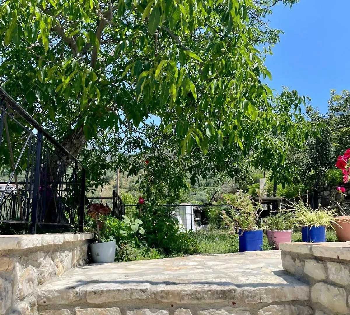 Vourtarea Guesthouse Himare