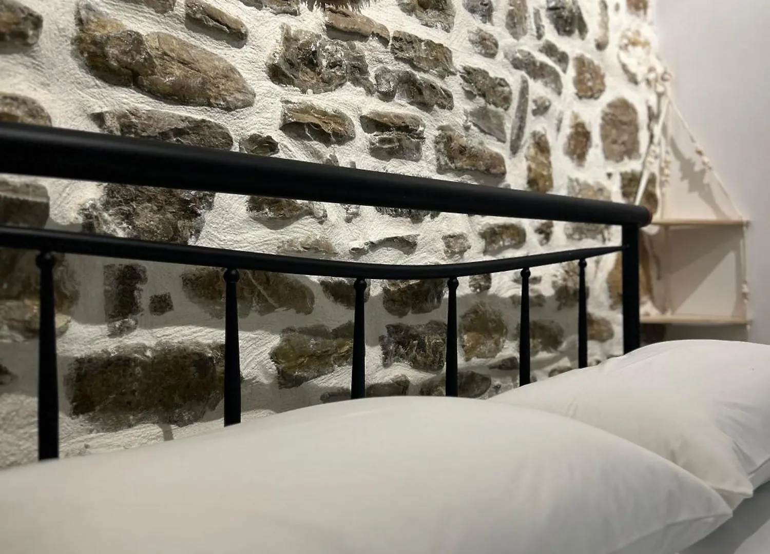 Vourtarea Guesthouse Himare 0*,  Albania