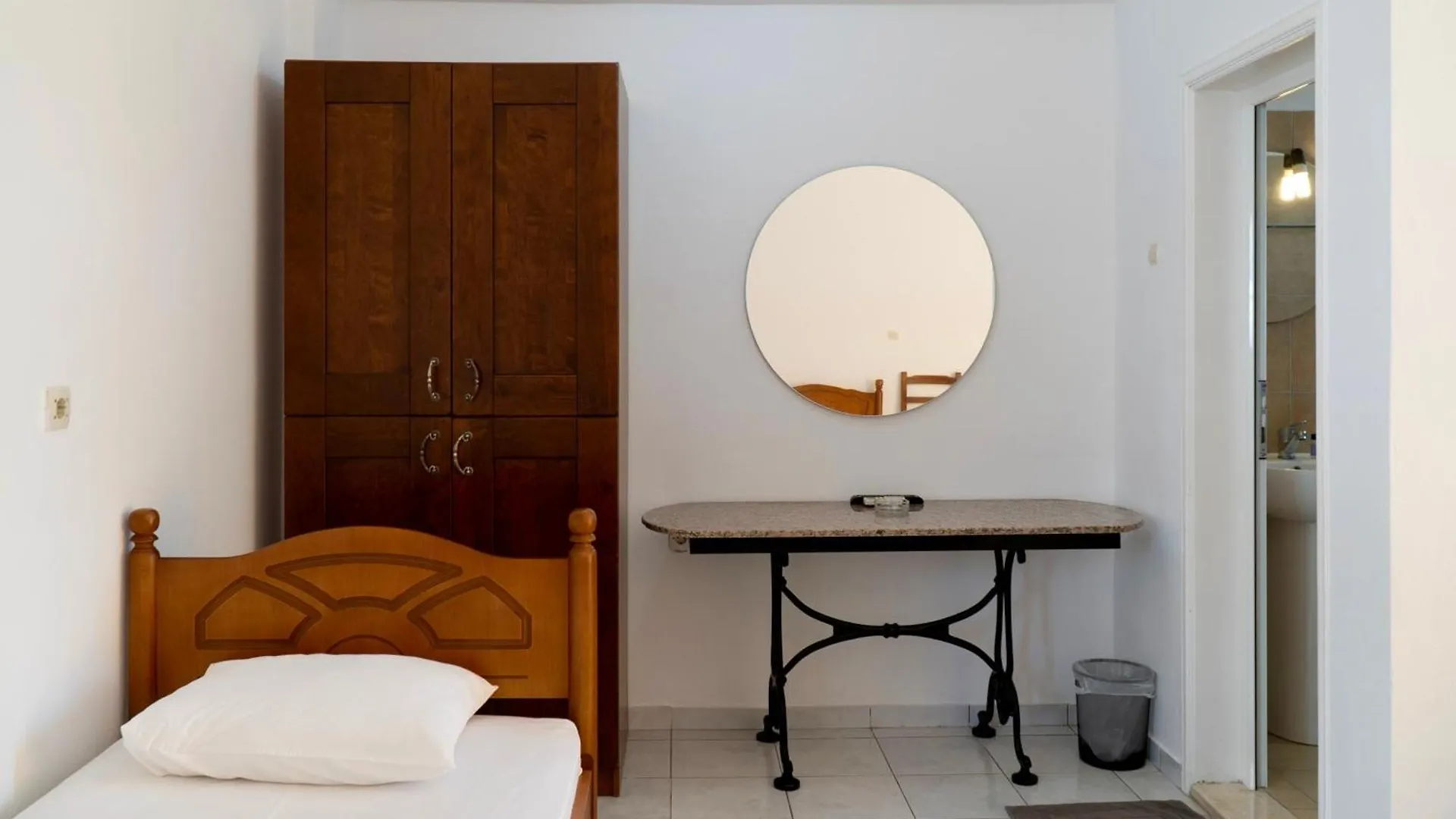 Vourtarea Guesthouse Himare
