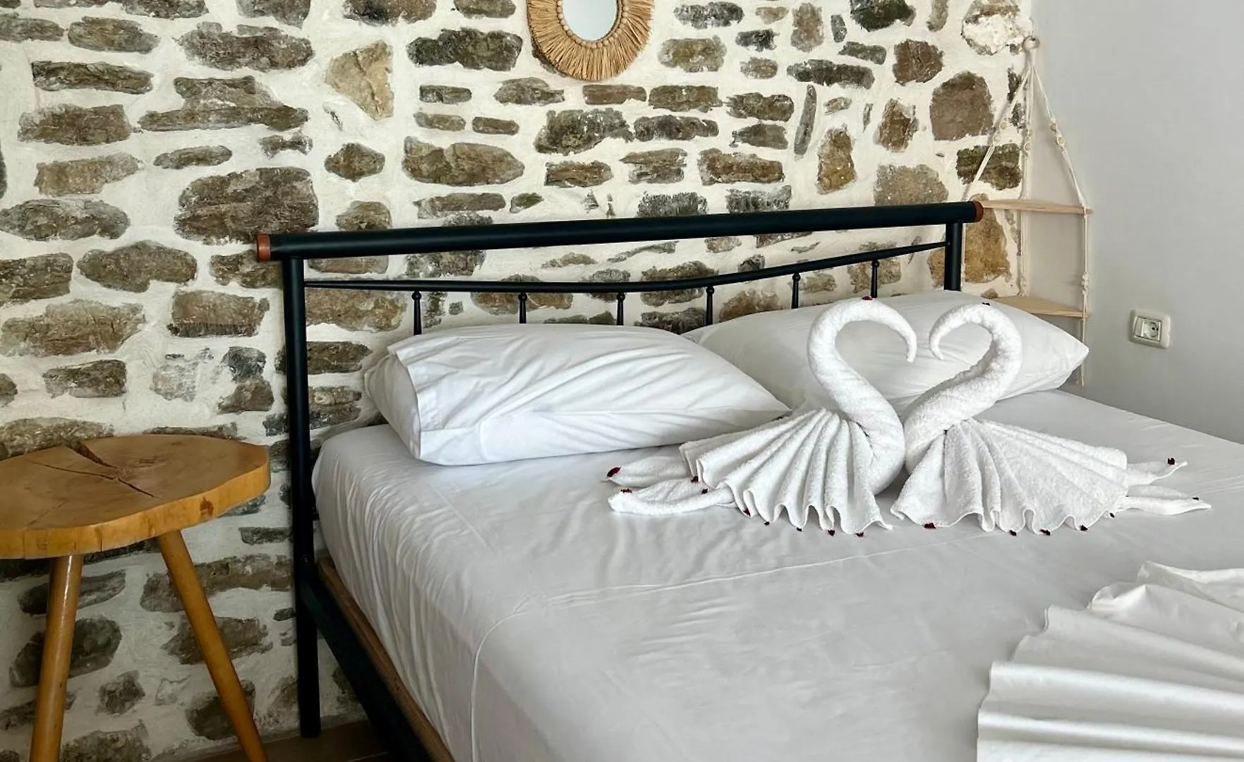 Vourtarea Guesthouse Himare